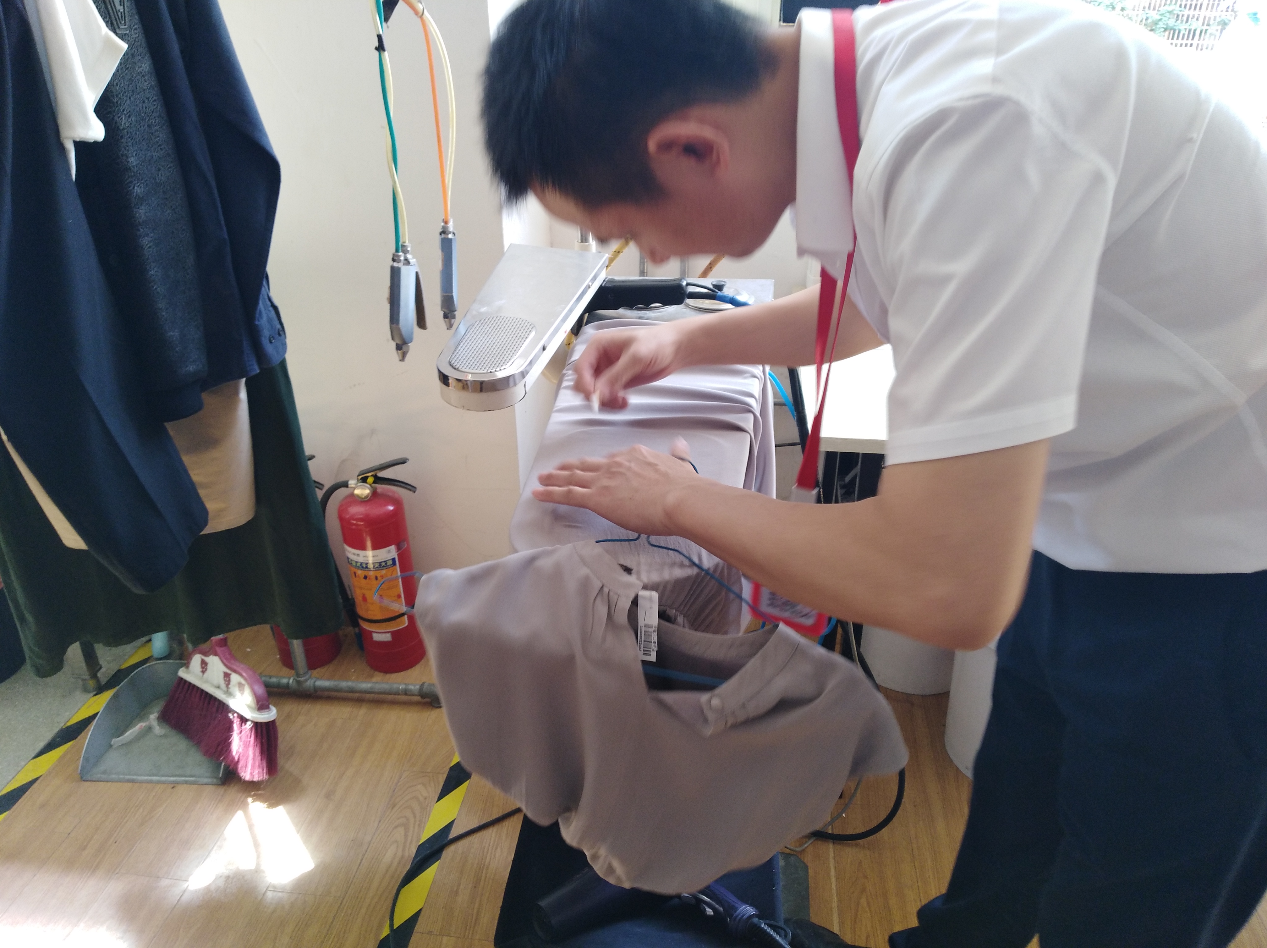 怎樣開(kāi)干洗店?前期要學(xué)會(huì)干洗技術(shù)和干洗知識(shí)